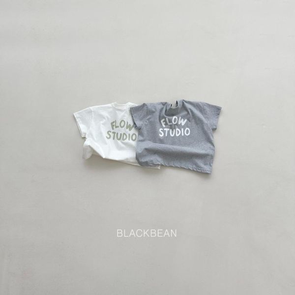 藝術字母短袖上衣 韓國童裝,男童夏裝,中性童裝,童裝推薦,2026夏季童裝,男童穿搭,韓系童裝,中性穿搭,韓國代購