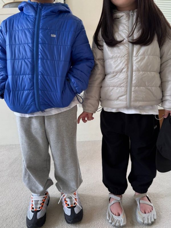3M專利保暖棉輕量連帽外套 韓國童裝,男童秋裝,中性童裝,韓系童裝推薦,2025秋季童裝,韓國男童新款,中性風男童穿搭,秋季男童服飾推薦,小男友穿搭