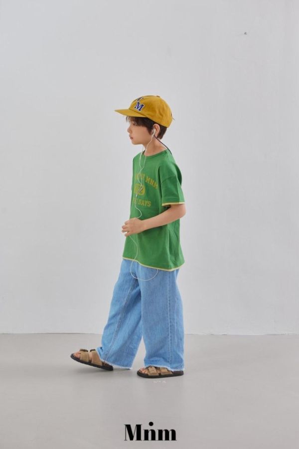 字母層次雙色短袖上衣 韓國童裝,男童夏裝,中性童裝,童裝推薦,2026夏季童裝,男童穿搭,韓系童裝,中性穿搭,韓國代購