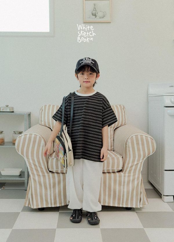 跳色條紋短袖上衣 韓國童裝,男童夏裝,中性童裝,童裝推薦,2026夏季童裝,男童穿搭,韓系童裝,中性穿搭,韓國代購