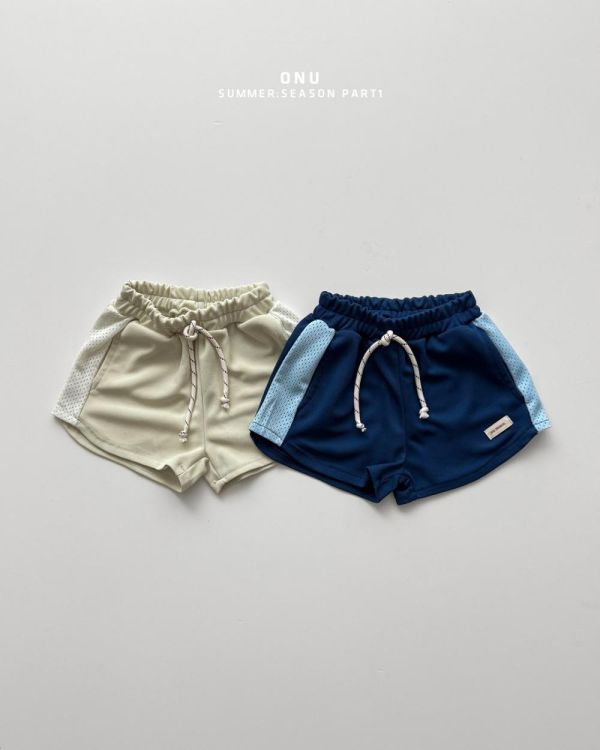 綁繩網眼運動短褲 韓國童裝,男童夏裝,中性童裝,童裝推薦,2026夏季童裝,男童穿搭,韓系童裝,中性穿搭,韓國代購