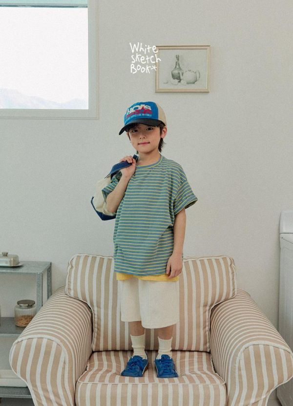 基礎條紋短袖上衣 韓國童裝,男童夏裝,中性童裝,童裝推薦,2026夏季童裝,男童穿搭,韓系童裝,中性穿搭,韓國代購