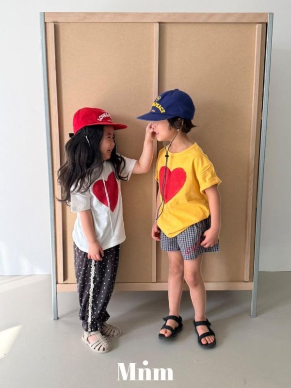 愛心兔兔短袖上衣 韓國童裝,男童夏裝,中性童裝,童裝推薦,2026夏季童裝,男童穿搭,韓系童裝,中性穿搭,韓國代購