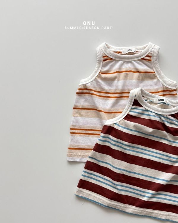 雙色條紋削肩背心 韓國童裝,男童夏裝,中性童裝,童裝推薦,2026夏季童裝,男童穿搭,韓系童裝,中性穿搭,韓國代購
