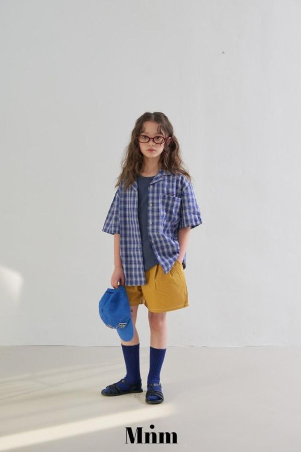 翻領格紋短袖襯衫 韓國童裝,男童夏裝,中性童裝,童裝推薦,2026夏季童裝,男童穿搭,韓系童裝,中性穿搭,韓國代購