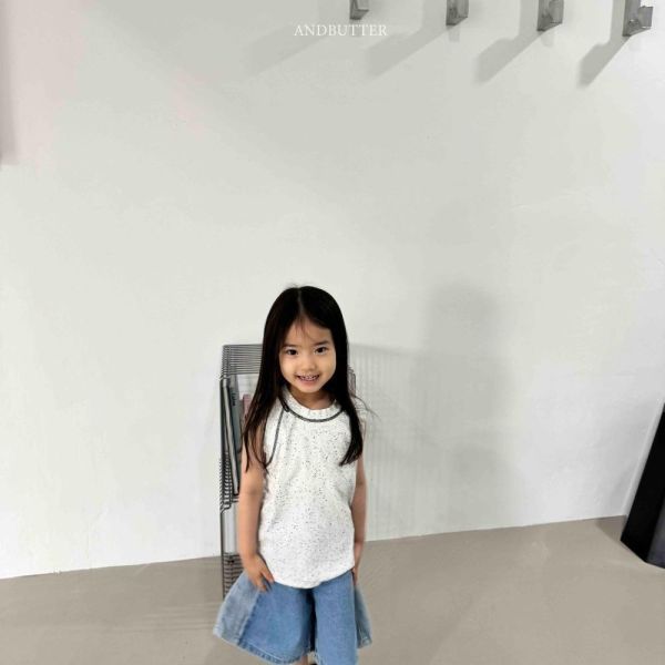 裝試車線寬版背心 韓國童裝,男童夏裝,中性童裝,童裝推薦,2026夏季童裝,男童穿搭,韓系童裝,中性穿搭,韓國代購