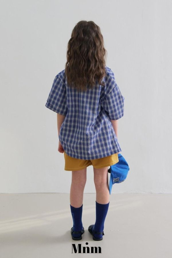 翻領格紋短袖襯衫 韓國童裝,男童夏裝,中性童裝,童裝推薦,2026夏季童裝,男童穿搭,韓系童裝,中性穿搭,韓國代購