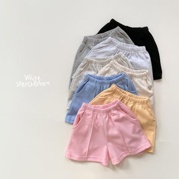 多色中線運動短褲 韓國童裝,男童夏裝,中性童裝,童裝推薦,2026夏季童裝,男童穿搭,韓系童裝,中性穿搭,韓國代購