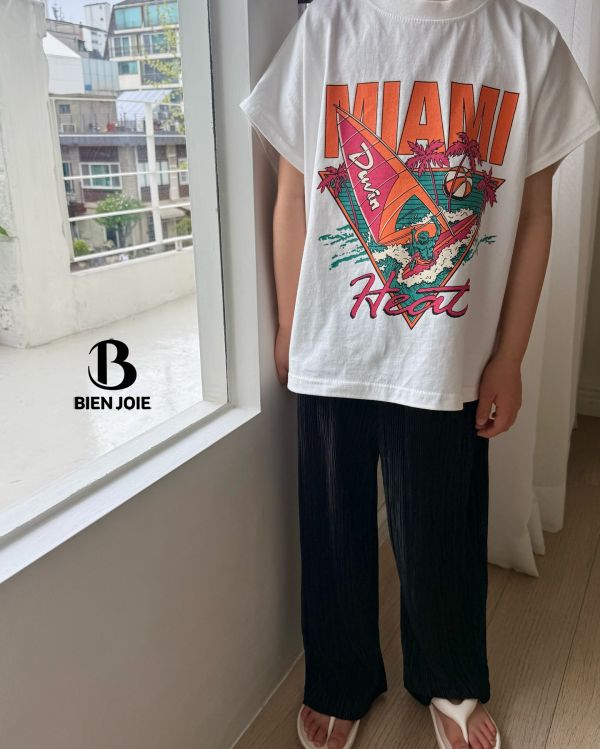 素色三宅感落地長褲 韓國童裝,質感童裝,童裝推薦,韓系風格,男女童裝,韓風穿搭,韓國代購,韓國空運,親子穿搭