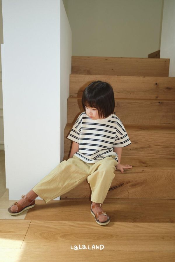 基礎條紋短袖上衣-親子款 韓國童裝,男童夏裝,中性童裝,童裝推薦,2026夏季童裝,男童穿搭,韓系童裝,中性穿搭,韓國代購