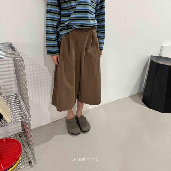 腰間打摺八分長褲 韓國童裝,男童夏裝,中性童裝,童裝推薦,2026夏季童裝,男童穿搭,韓系童裝,中性穿搭,韓國代購