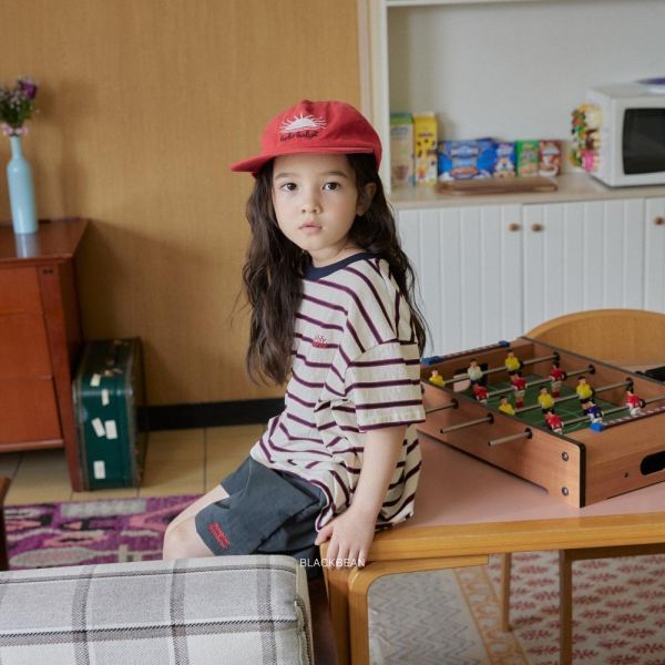 基礎條紋短袖上衣 韓國童裝,男童夏裝,中性童裝,童裝推薦,2026夏季童裝,男童穿搭,韓系童裝,中性穿搭,韓國代購