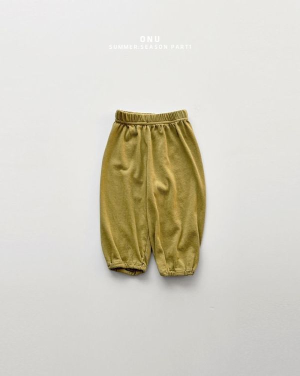 日常素色縮口運動長褲 韓國童裝,男童夏裝,中性童裝,童裝推薦,2026夏季童裝,男童穿搭,韓系童裝,中性穿搭,韓國代購