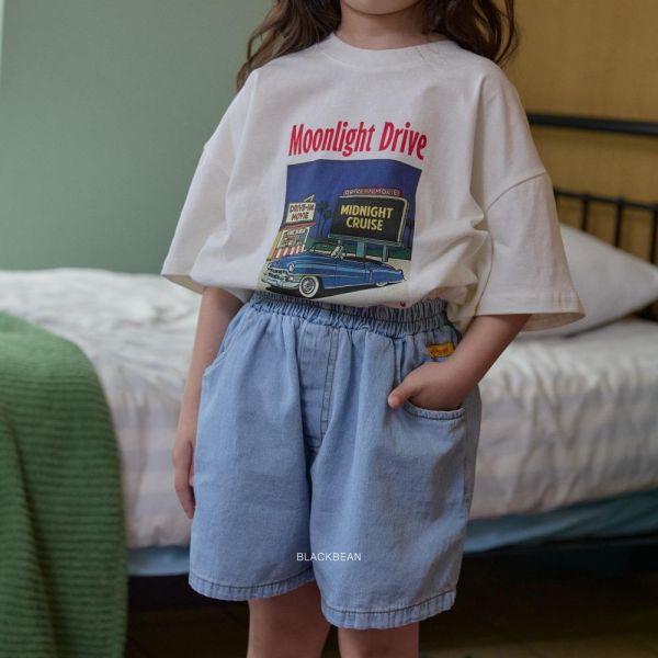 小黃標籤牛仔短褲 韓國童裝,男童夏裝,中性童裝,童裝推薦,2026夏季童裝,男童穿搭,韓系童裝,中性穿搭,韓國代購