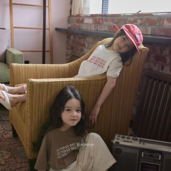 假日早午餐短袖上衣-親子款 韓國童裝,男童夏裝,中性童裝,童裝推薦,2026夏季童裝,男童穿搭,韓系童裝,中性穿搭,韓國代購