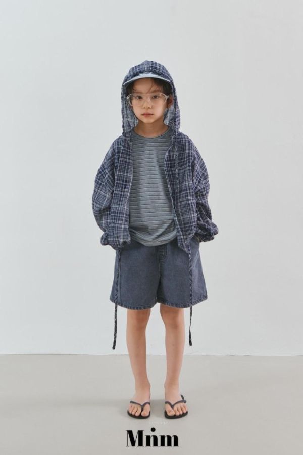 百搭款A字牛仔短褲 韓國童裝,男童夏裝,中性童裝,童裝推薦,2026夏季童裝,男童穿搭,韓系童裝,中性穿搭,韓國代購