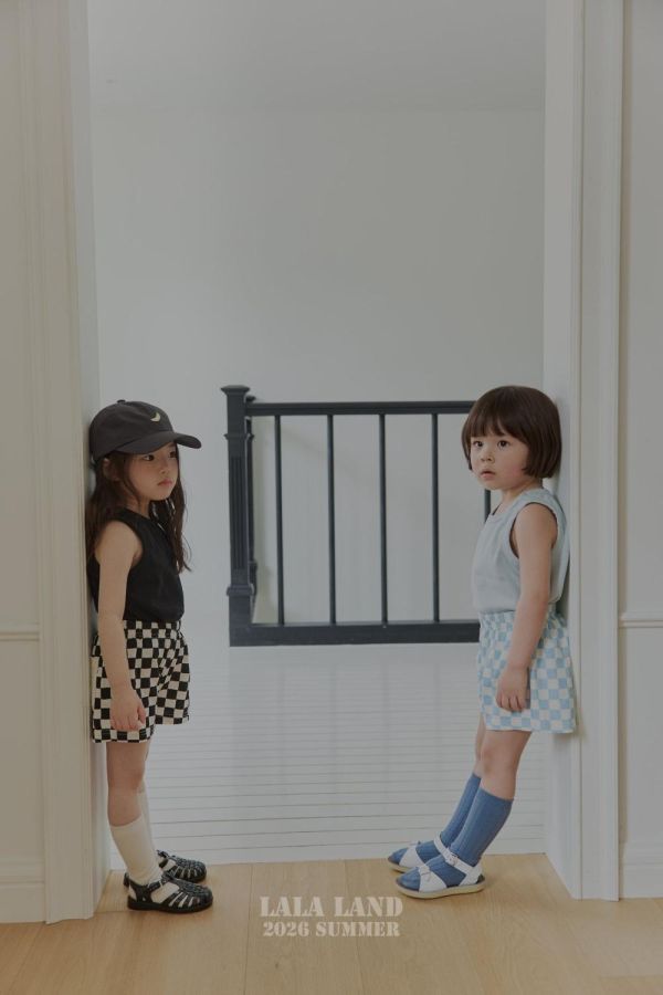 經典棋盤格休閒短褲 韓國童裝,男童夏裝,中性童裝,童裝推薦,2026夏季童裝,男童穿搭,韓系童裝,中性穿搭,韓國代購