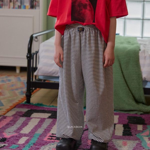 標籤日常條紋縮口長褲 韓國童裝,男童夏裝,中性童裝,童裝推薦,2026夏季童裝,男童穿搭,韓系童裝,中性穿搭,韓國代購