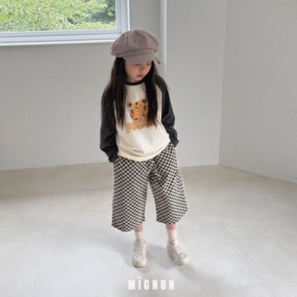 經典棋盤格休閒七分寬褲 韓國童裝,男童秋裝,中性童裝,韓系童裝推薦,2025秋季童裝,韓國男童新款,中性風男童穿搭,秋季男童服飾推薦,小男友穿搭