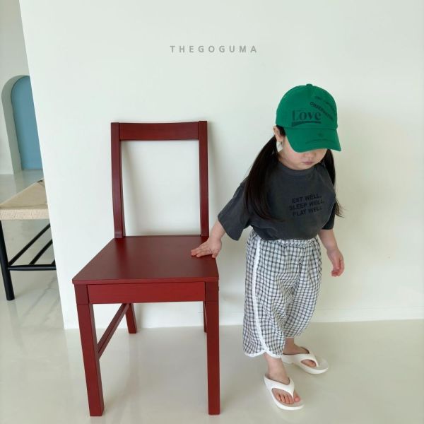 簡約字母短袖上衣 韓國童裝,男童夏裝,中性童裝,童裝推薦,2026夏季童裝,男童穿搭,韓系童裝,中性穿搭,韓國代購