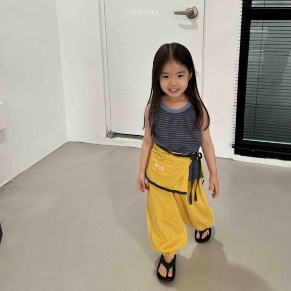 跳色條紋坦克背心 韓國童裝,男童夏裝,中性童裝,童裝推薦,2026夏季童裝,男童穿搭,韓系童裝,中性穿搭,韓國代購