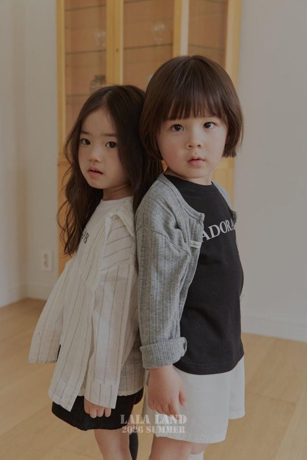 標籤針織排釦罩衫 韓國童裝,男童夏裝,中性童裝,童裝推薦,2026夏季童裝,男童穿搭,韓系童裝,中性穿搭,韓國代購