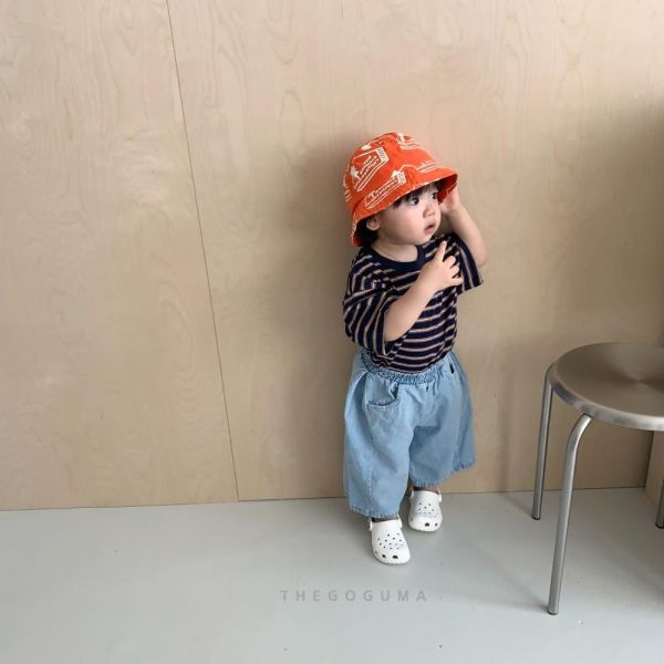 刺繡線條牛仔八分寬版長褲 韓國童裝,男童夏裝,中性童裝,童裝推薦,2026夏季童裝,男童穿搭,韓系童裝,中性穿搭,韓國代購