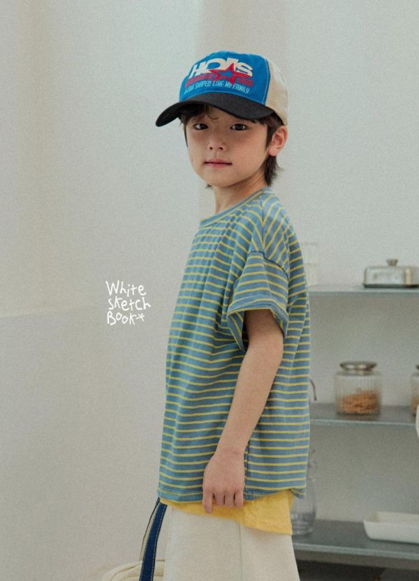 基礎條紋短袖上衣 韓國童裝,男童夏裝,中性童裝,童裝推薦,2026夏季童裝,男童穿搭,韓系童裝,中性穿搭,韓國代購