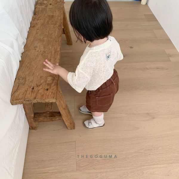 小標針織短袖上衣 韓國童裝,男童夏裝,中性童裝,童裝推薦,2026夏季童裝,男童穿搭,韓系童裝,中性穿搭,韓國代購