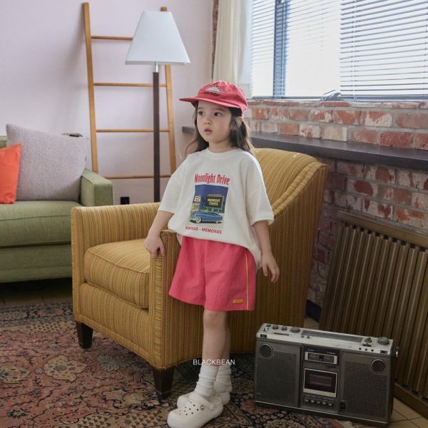 跳色滾邊休閒短褲 韓國童裝,男童夏裝,中性童裝,童裝推薦,2026夏季童裝,男童穿搭,韓系童裝,中性穿搭,韓國代購