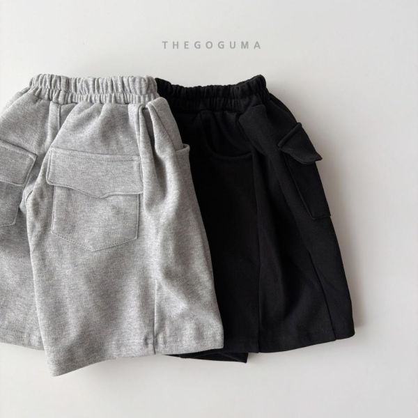 側打摺口袋百慕達短褲 韓國童裝,男童夏裝,中性童裝,童裝推薦,2026夏季童裝,男童穿搭,韓系童裝,中性穿搭,韓國代購