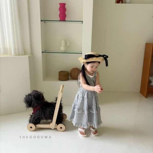 百搭滾邊條紋背心 韓國童裝,男童夏裝,中性童裝,童裝推薦,2026夏季童裝,男童穿搭,韓系童裝,中性穿搭,韓國代購