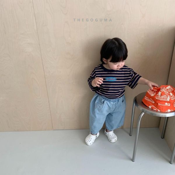 小圖標條紋短袖上衣 韓國童裝,男童夏裝,中性童裝,童裝推薦,2026夏季童裝,男童穿搭,韓系童裝,中性穿搭,韓國代購