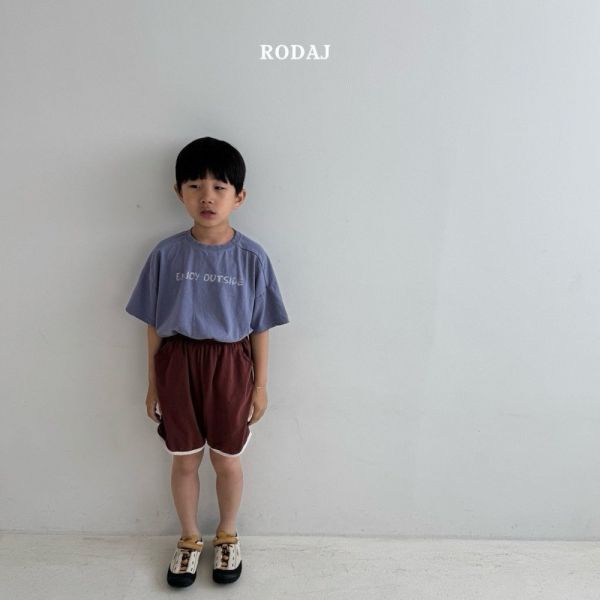 基本滾邊素色休閒短褲 韓國童裝,質感童裝,童裝推薦,韓系風格,男女童裝,韓風穿搭,韓國代購,韓國空運,親子穿搭