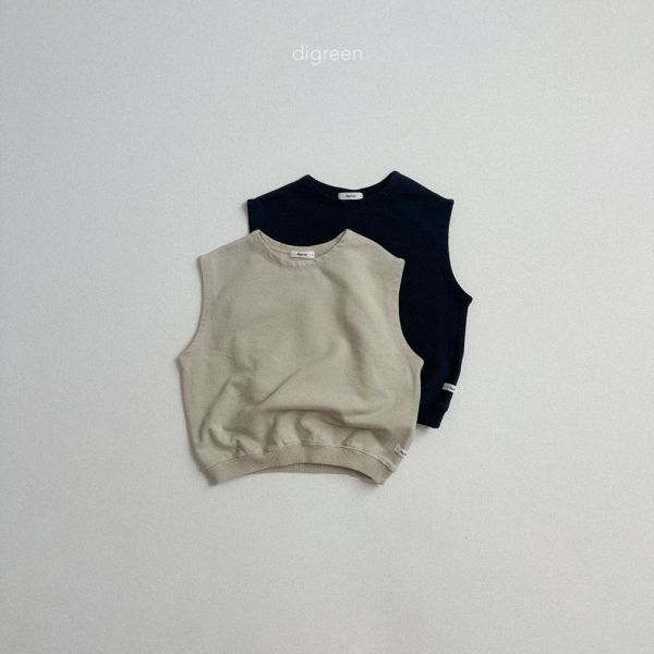 層次穿搭必備棉背心 韓國童裝,男童秋裝,中性童裝,韓系童裝推薦,2025秋季童裝,韓國男童新款,中性風男童穿搭,秋季男童服飾推薦,小男友穿搭