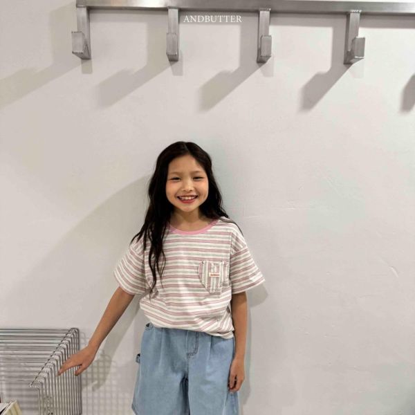 愛心口袋條紋短袖上衣 韓國童裝,男童夏裝,中性童裝,童裝推薦,2026夏季童裝,男童穿搭,韓系童裝,中性穿搭,韓國代購