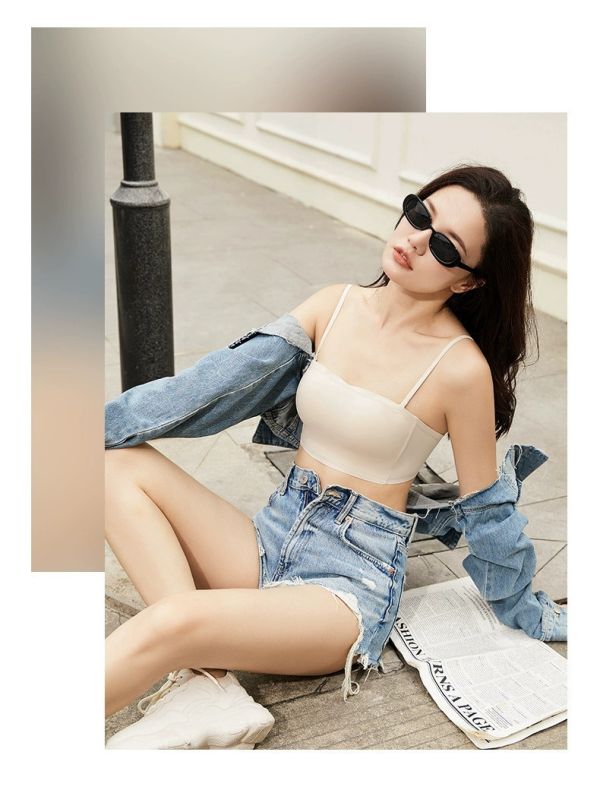 簡約光面抹胸一體式罩杯大U美背胸罩舒適無鋼圈百搭內衣 簡約光面抹胸 一體式罩杯 大U美背 胸罩舒適無鋼圈 百搭內衣