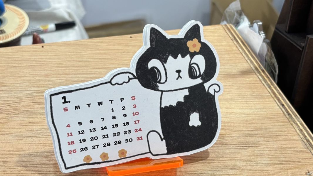 (特價中)曾偉誠zeng wei cheng-2026年曆小卡 曾偉誠、zeng wei cheng、曾偉誠作品、曾偉誠陶藝、曾偉誠公仔、曾偉誠插畫、曾偉誠藝術、阿諾貓咪