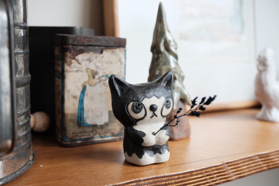 曾偉誠zeng wei cheng-阿諾陶偶雙手抱抱款 曾偉誠、zeng wei cheng、曾偉誠作品、曾偉誠陶藝、曾偉誠公仔、曾偉誠插畫、曾偉誠藝術、阿諾貓咪