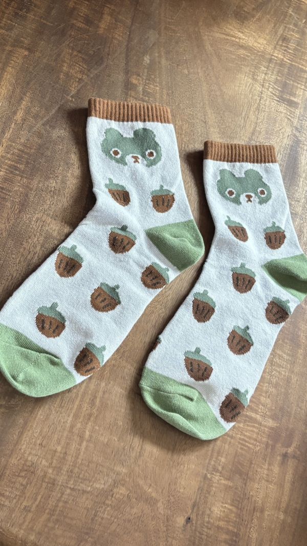 曾偉誠zeng wei cheng-針織襪子 曾偉誠、zeng wei cheng、曾偉誠作品、曾偉誠陶藝、曾偉誠公仔、曾偉誠插畫、曾偉誠藝術、阿諾貓咪