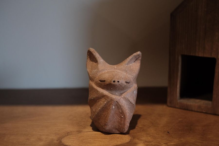 小滿作物-招福蝙蝠 陶瓷招財貓、招財貓擺飾、手工陶瓷招財貓、招財貓公仔、開運招財貓、招財貓禮品、日式招財貓、招財貓收藏、招財貓裝飾品、陶瓷吉祥物