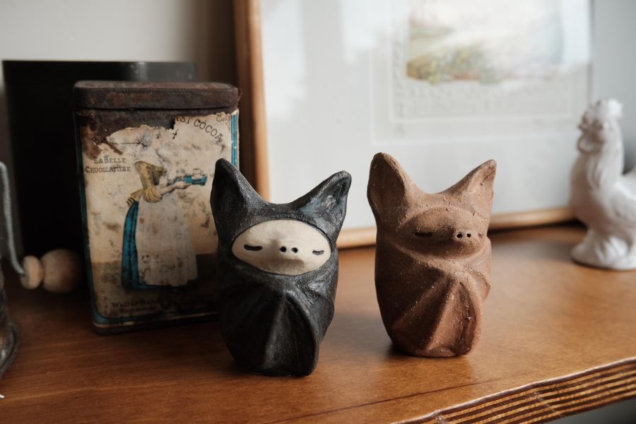 小滿作物-招福蝙蝠 陶瓷招財貓、招財貓擺飾、手工陶瓷招財貓、招財貓公仔、開運招財貓、招財貓禮品、日式招財貓、招財貓收藏、招財貓裝飾品、陶瓷吉祥物