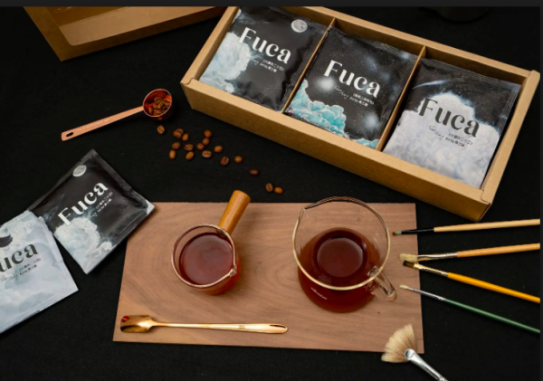 《Fuca 限量系列濾掛咖啡 》 Fuca × 黃士綸        《星空系列》聯名咖啡禮盒 （15/18入） 濾掛咖啡, 聯名咖啡禮盒, Fuca 咖啡, 黃士綸, 星空系列, 藝術咖啡禮盒, 花香咖啡, 中焙咖啡, 柑橘咖啡, 精品咖啡禮盒, 限量咖啡, 收藏咖啡禮物, 咖啡藝術聯名