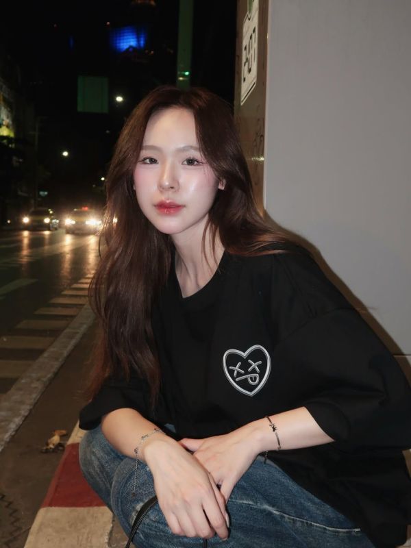 團購4/30結單｜June品牌IYKYK NOIR.MIDNIGHT ÉCLAT T-SHIRT ｜泰韓米果 