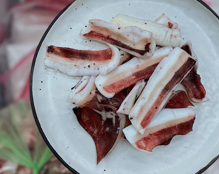 登峰特選鮮凍魷魚肉身(3包一組秤重) 