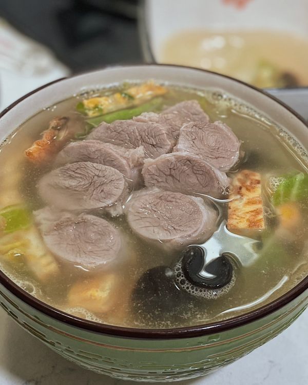 登峰の豬腱肉(黑毛豬) 