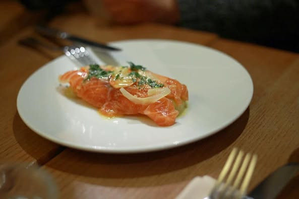 登峰の冷燻鮭魚片(退冰即食) 