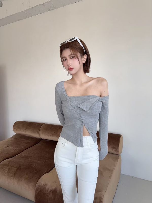 假2件多穿造型上衣（有胸墊） 