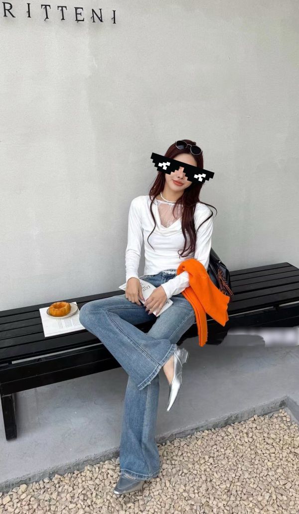 -顯瘦款-腳口微破微喇牛仔褲 