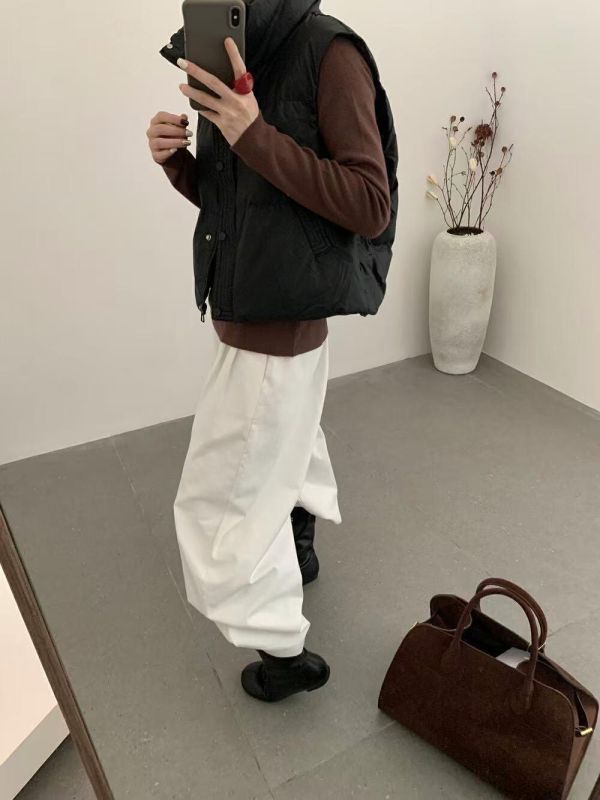 蛋白皮鴨絨背心 